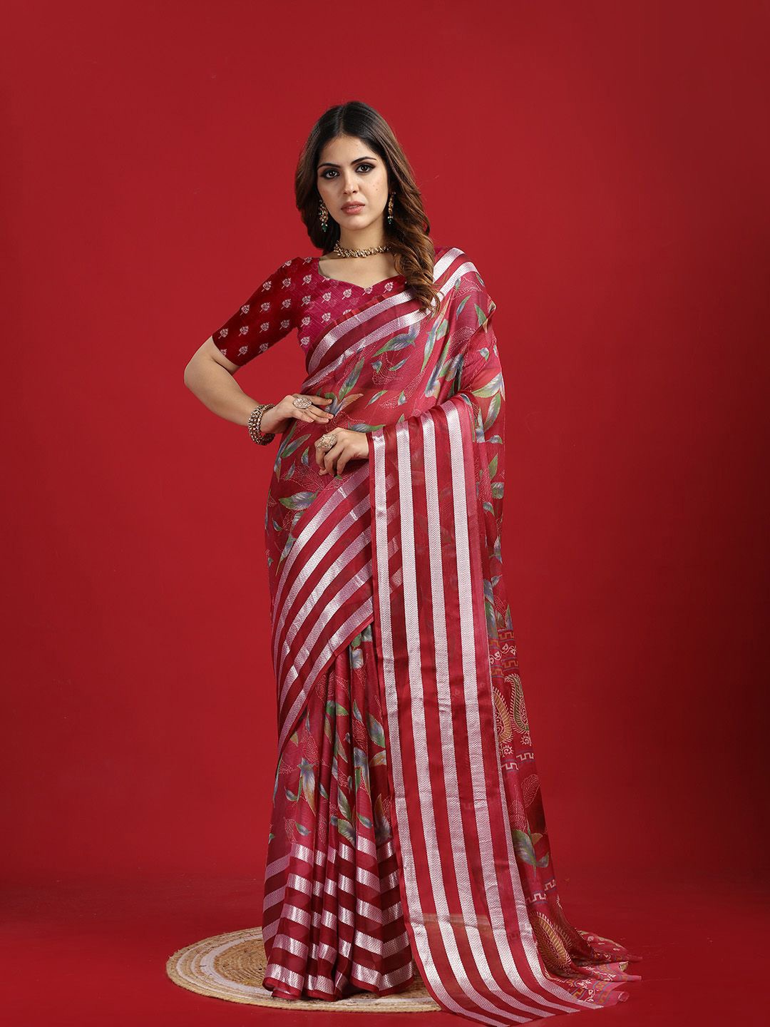 

A.V.M. SILK MILLS Woven Design Floral Printed Saree, Pink