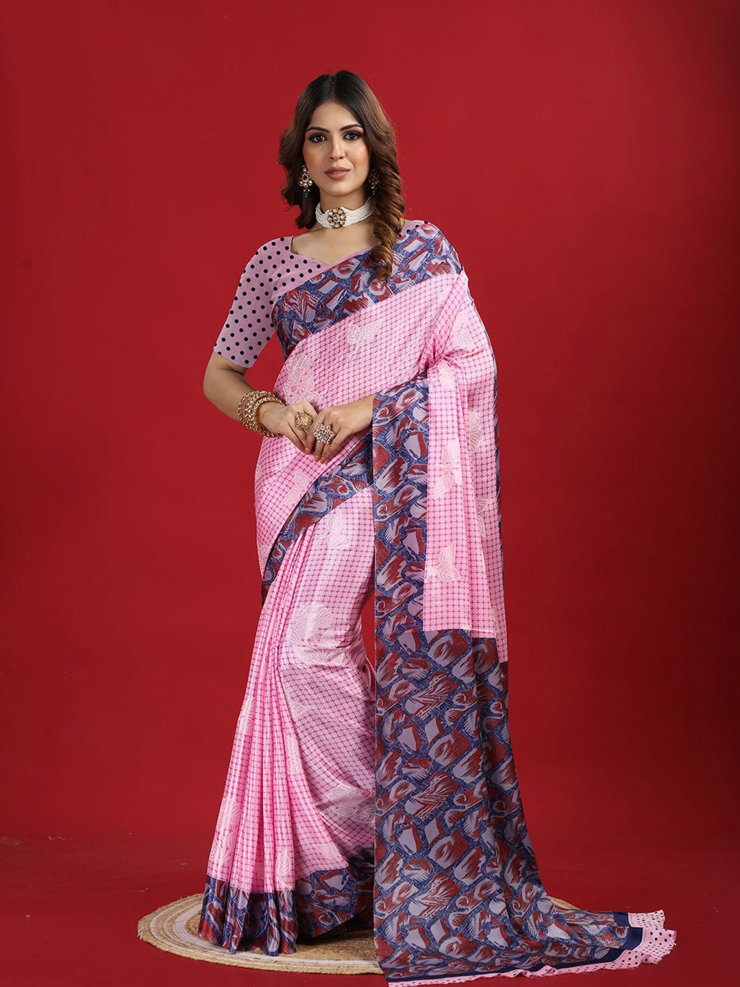 

A.V.M. SILK MILLS Floral Printed Pure Crepe Saree, Pink