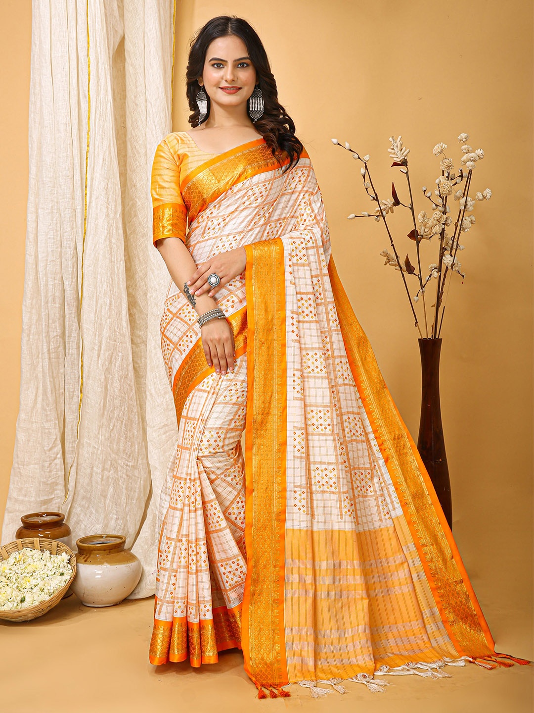 

Kriyansh Printed Checked Woven Design Zari Saree, Yellow