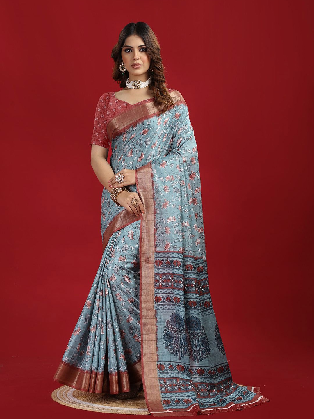 

A.V.M. SILK MILLS Floral Designer Saree, Grey