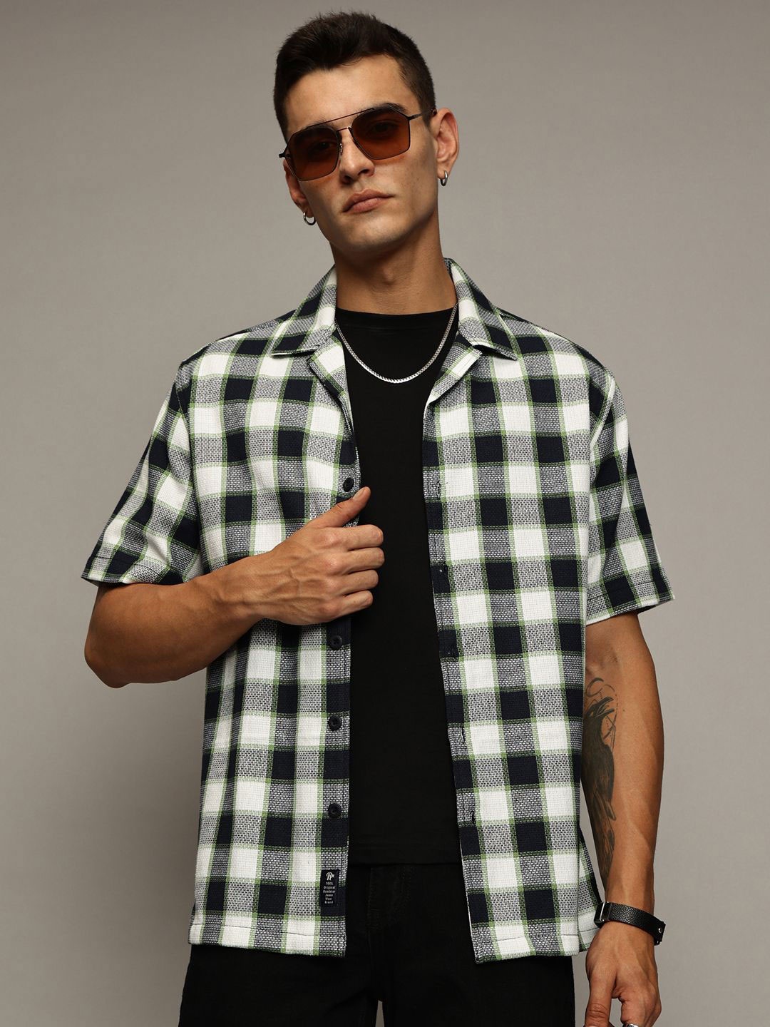 

The Roadster Lifestyle Co. Men Premium Relaxed Fit Gingham Checked Cotton Casual Shirt, Black