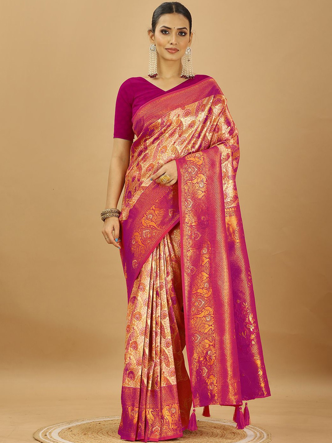 

SWAMI STUDIO Woven Design Zari Pure Silk Banarasi Saree, Magenta