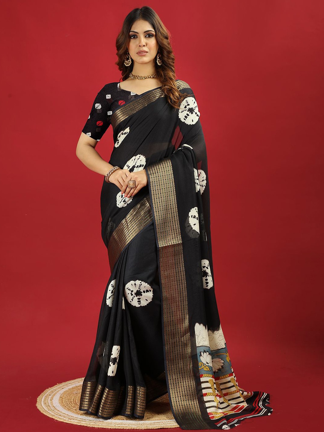 

A.V.M. SILK MILLS Women Bandhani Printed Zari Saree, Black