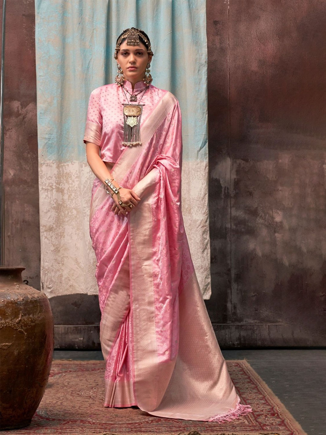 

PEENGAX Woven Design Zari Satin Saree, Pink