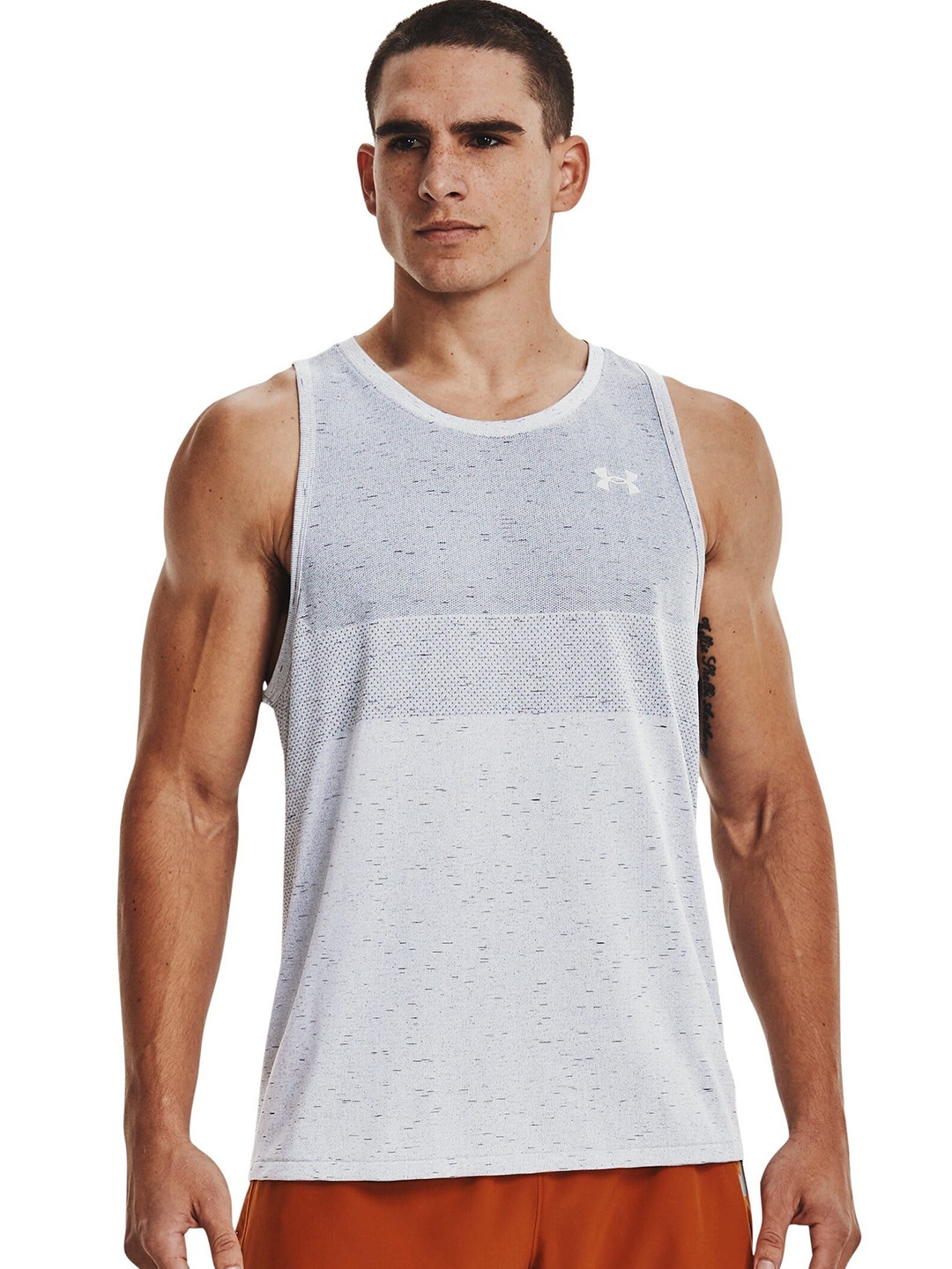 

UNDER ARMOUR Men Seamless Run Singlet Tshirt, Grey