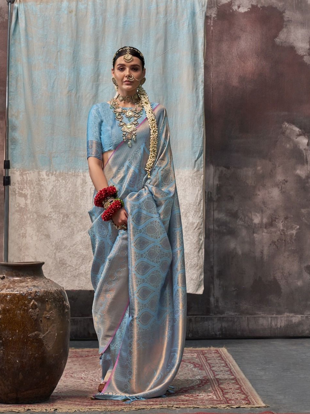 

Anouk Ethnic Motifs Zari Banarasi Saree, Turquoise blue