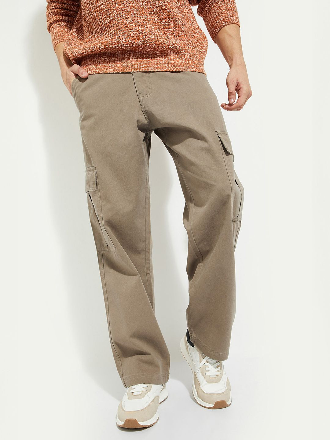 

max Men Regular Fit Mid-Rise Cotton Cargos, Brown