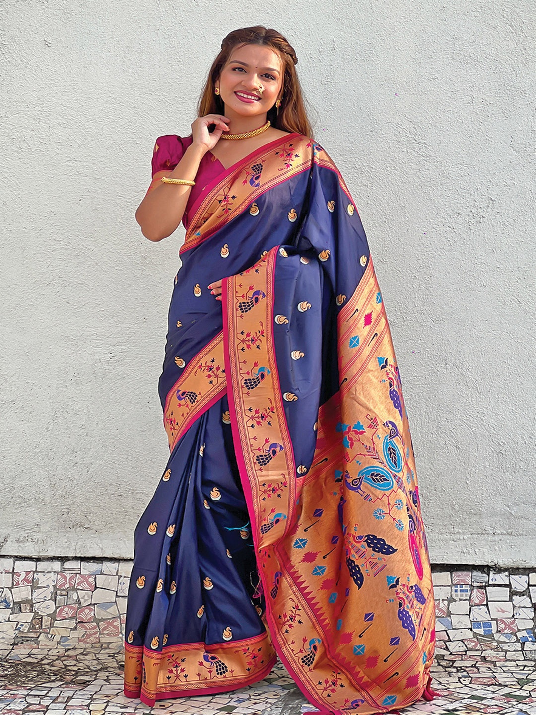 

Panzora Woven Design Zari Silk Blend Paithani Saree, Navy blue