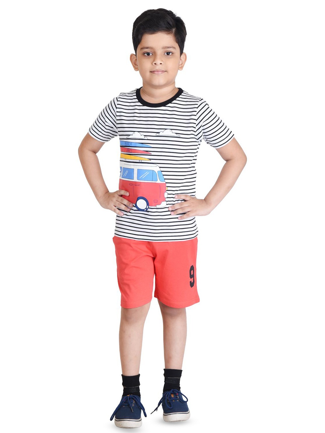 

Clothe Funn Boys Printed T-shirt with Shorts, White