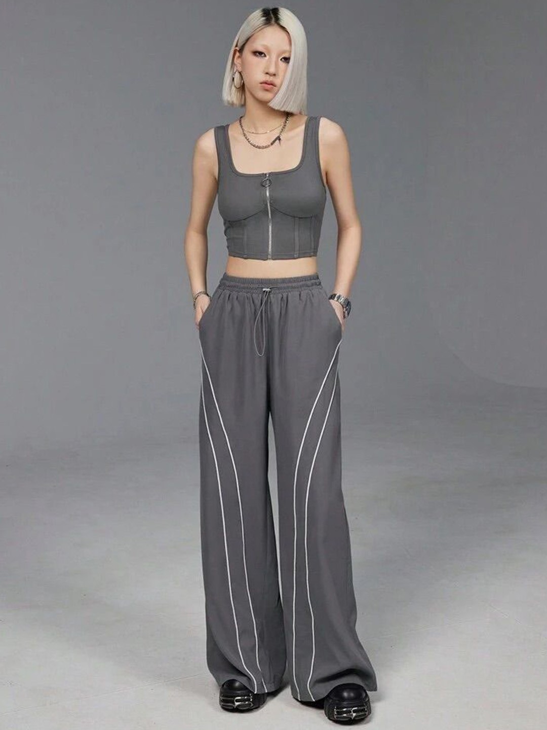 

TABADTOD Women Striped Relaxed Loose Fit Trousers, Grey