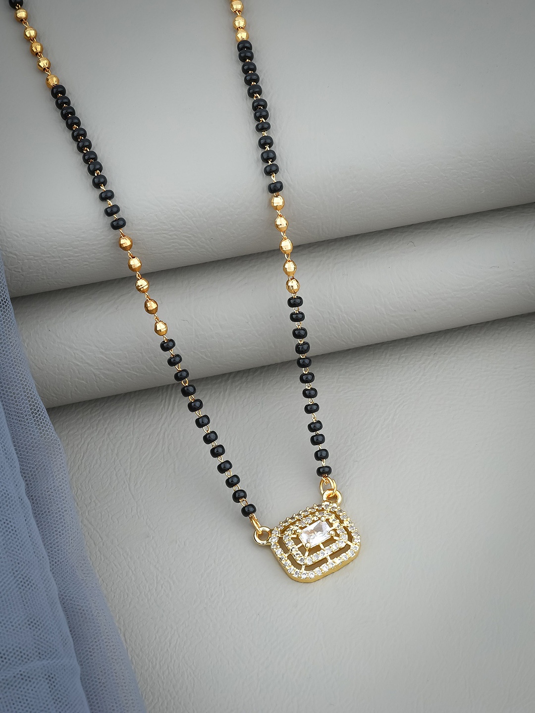 

Wynona Mangalsutra, Gold