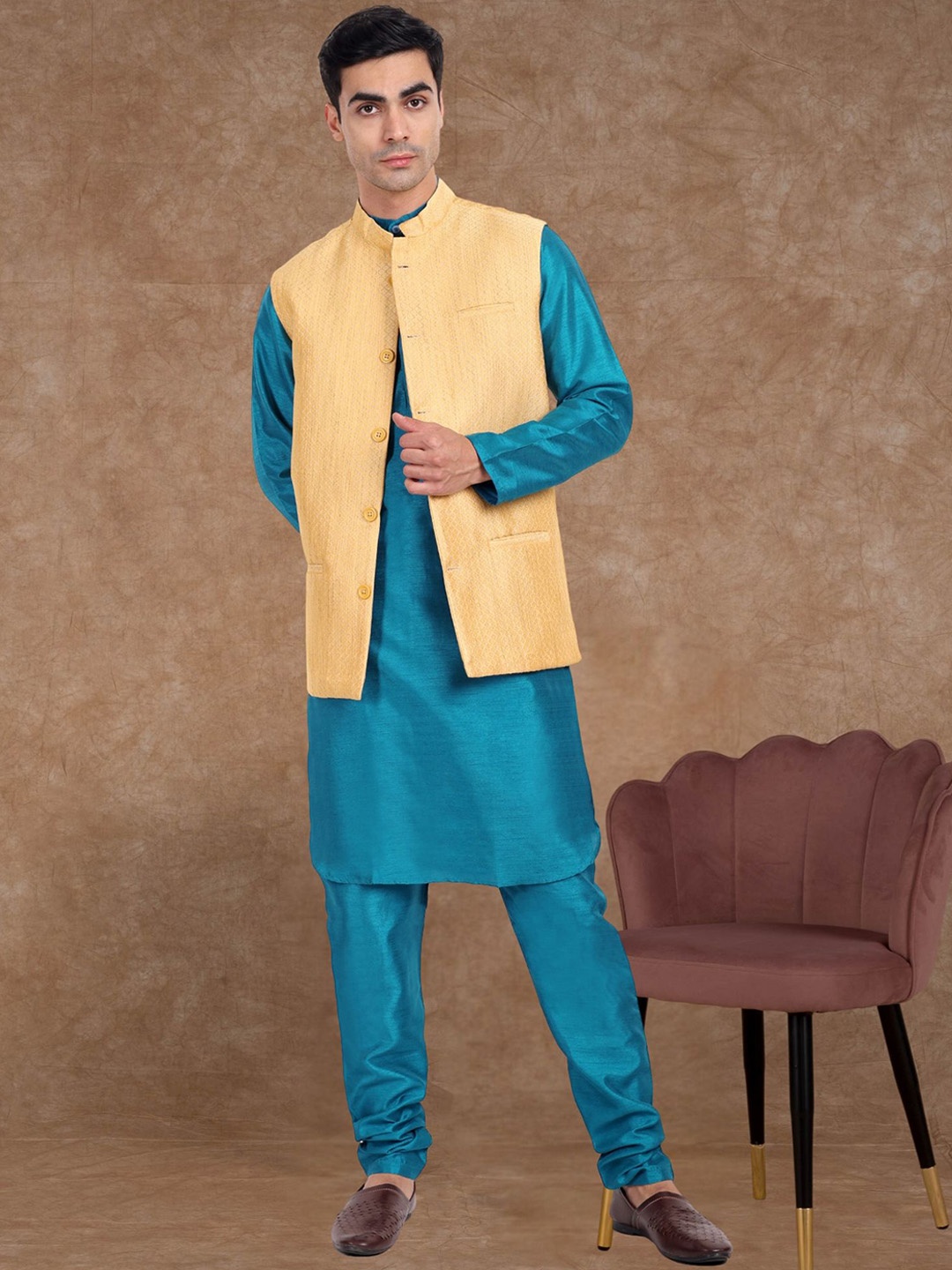 

SKAVIJ Men Kurta Pajama Jacket Set, Beige