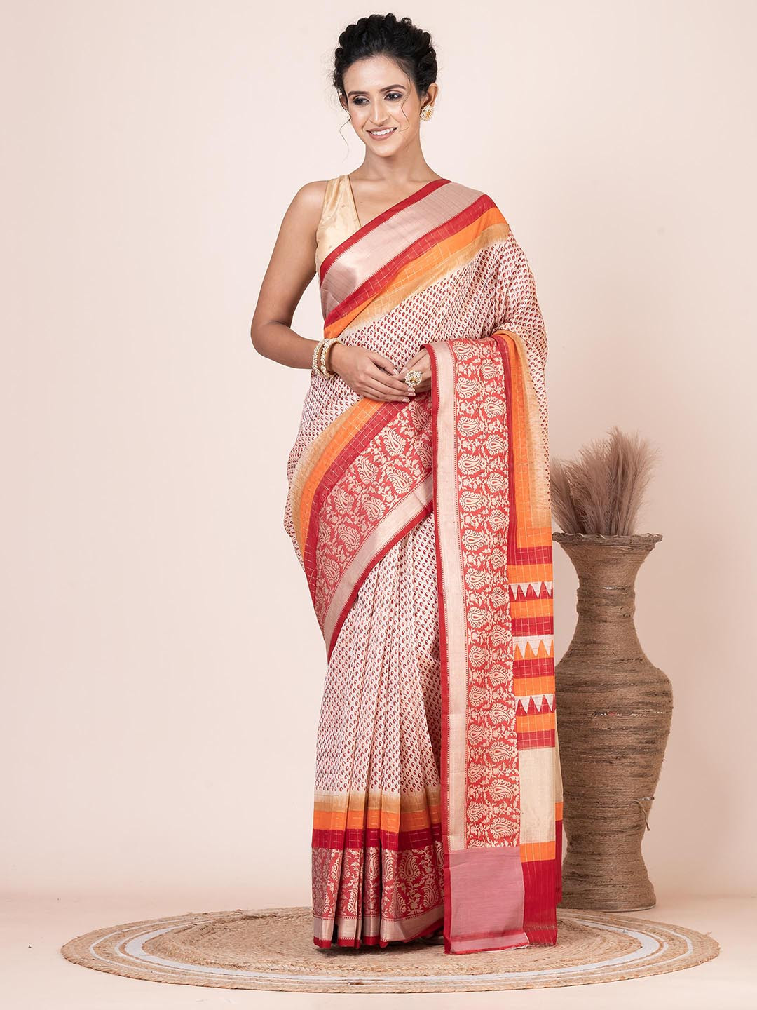 

VIBHAVARI Floral Zari Silk Cotton Saree, Beige