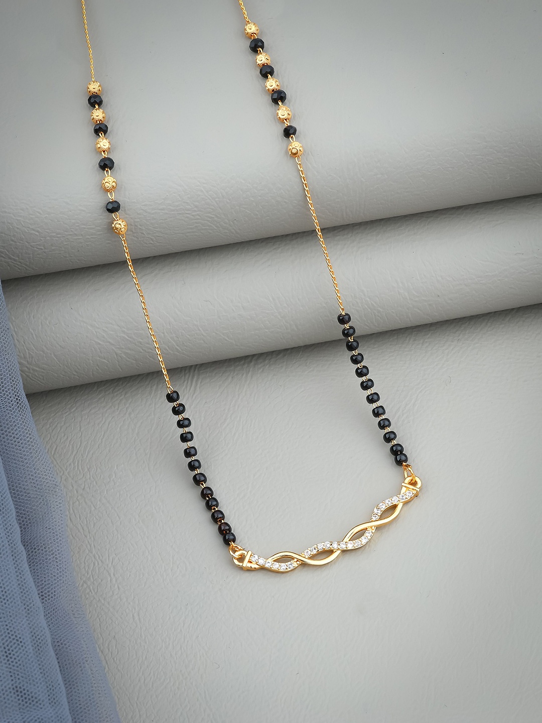 

Wynona Mangalsutra, Gold