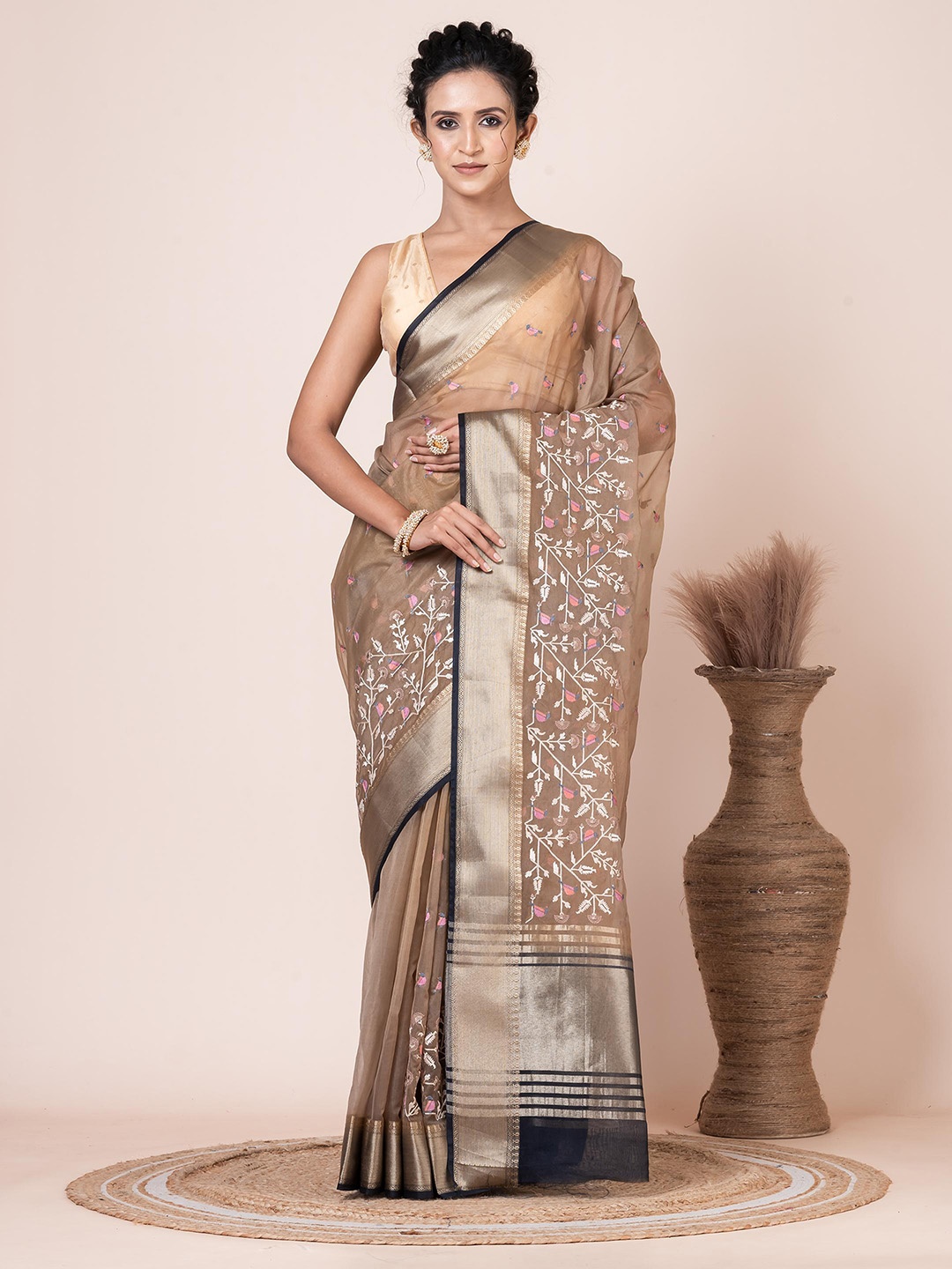 

VIBHAVARI Zari Organza Saree, Green