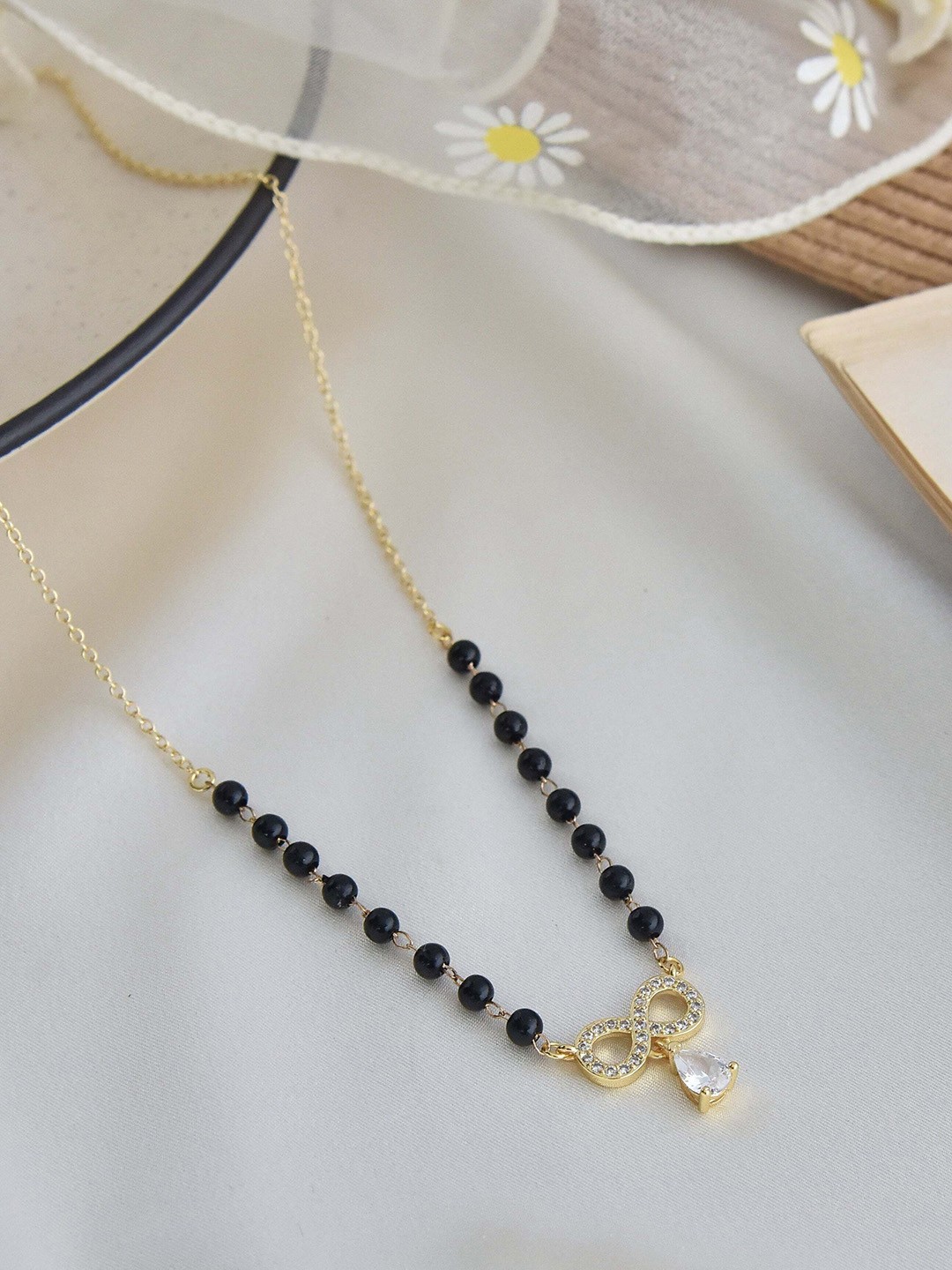 

Wynona Mangalsutra, Gold