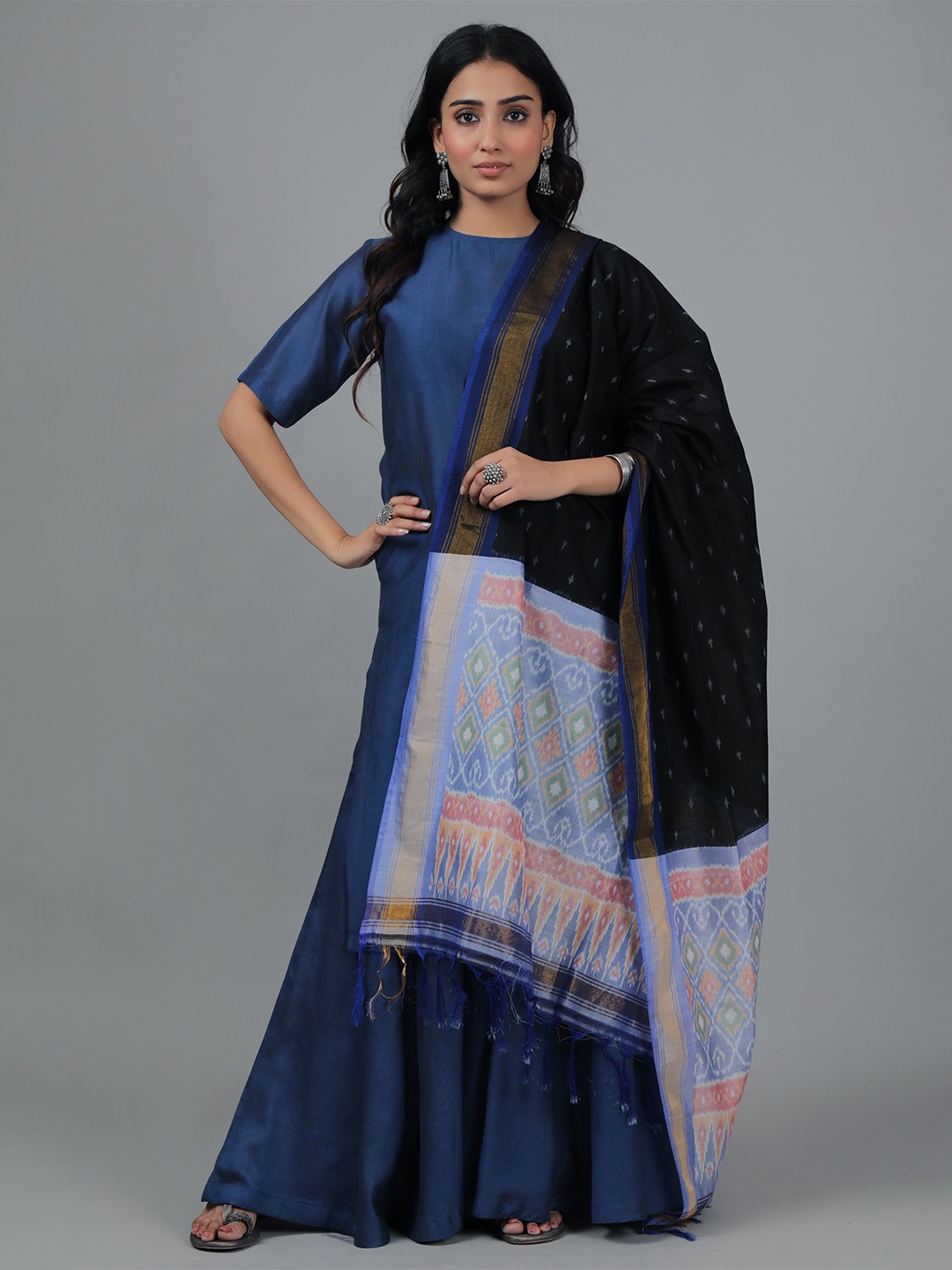 

TJORI Geometric Printed Cotton Dupatta with Zari, Black