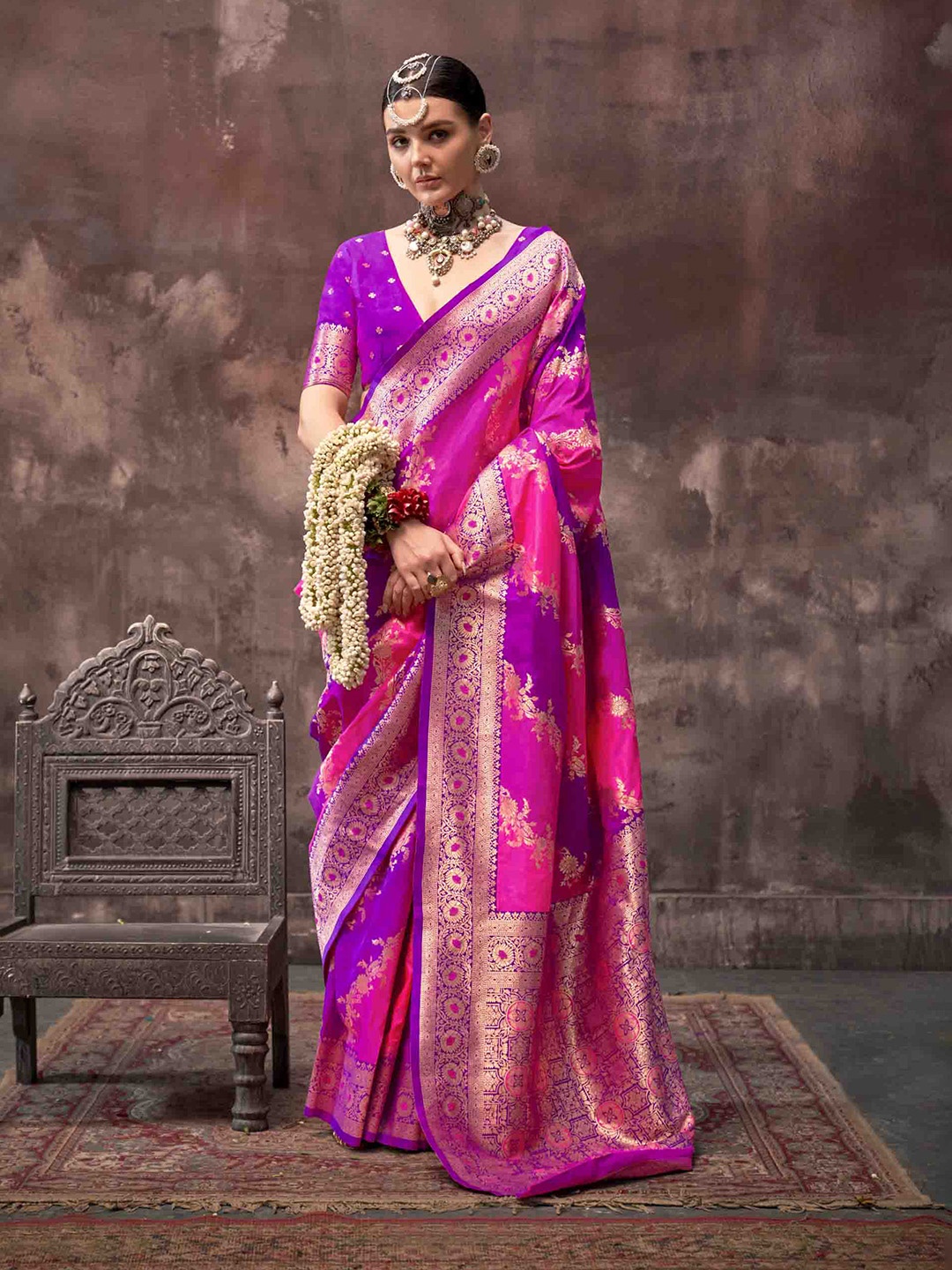 

Mitera Woven Design Zari Silk Blend Saree, Magenta