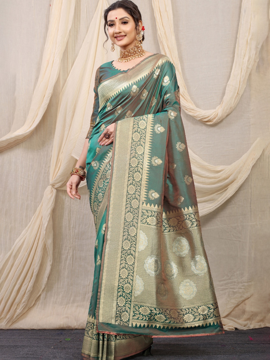 

Royal Rajgharana Saree Woven Design Zari Pure Silk Banarasi Sarees, Teal