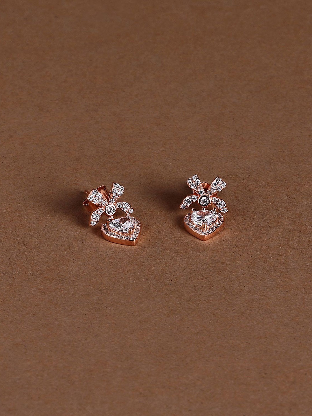 

Luxevogue Contemporary Studs Earrings, White