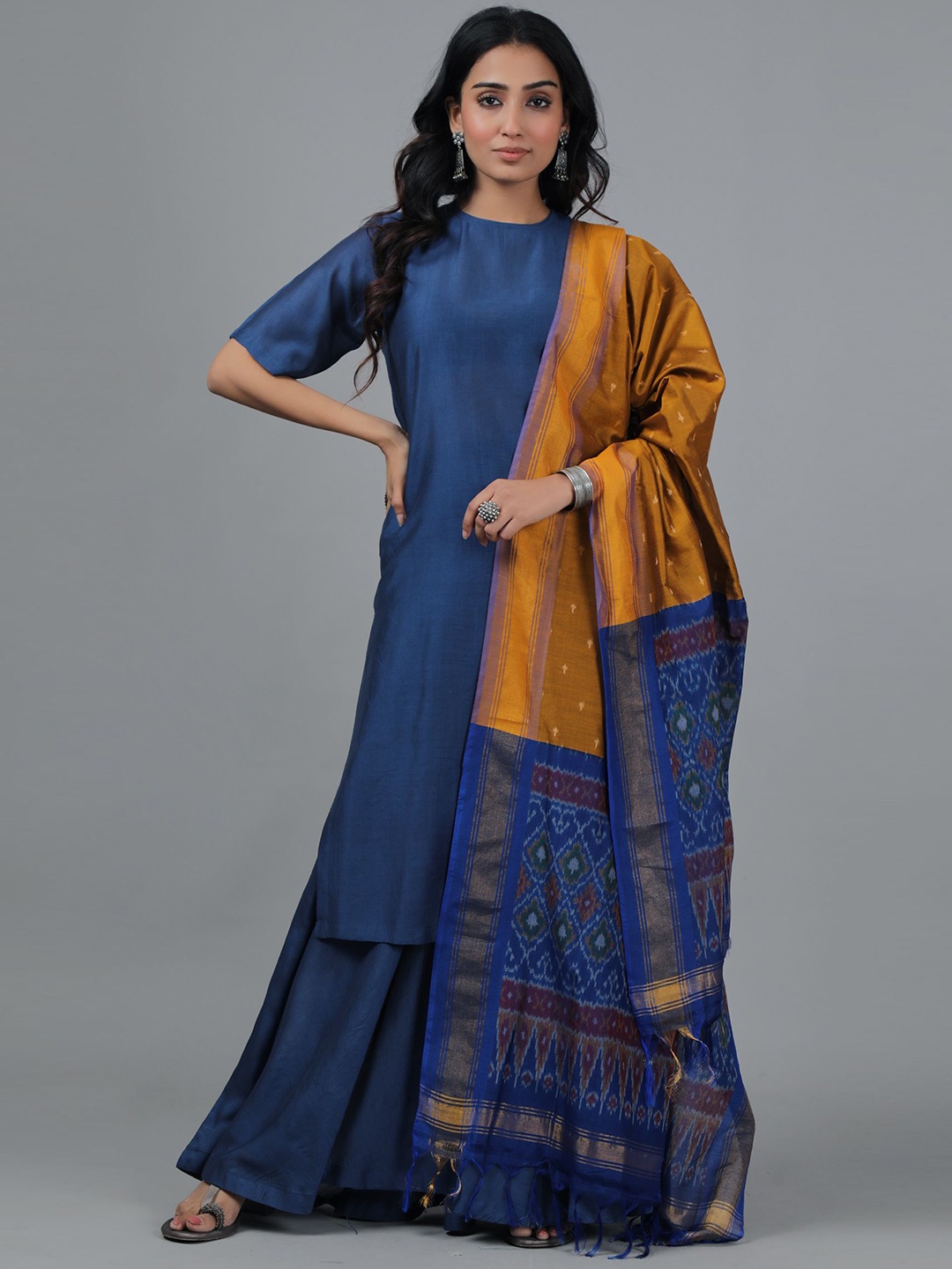 

TJORI Geometric Printed Cotton Dupatta, Navy blue