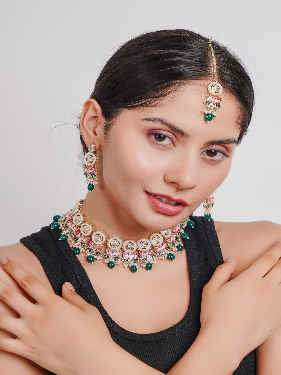 

Divisha Gold-Plated Jewellery Set