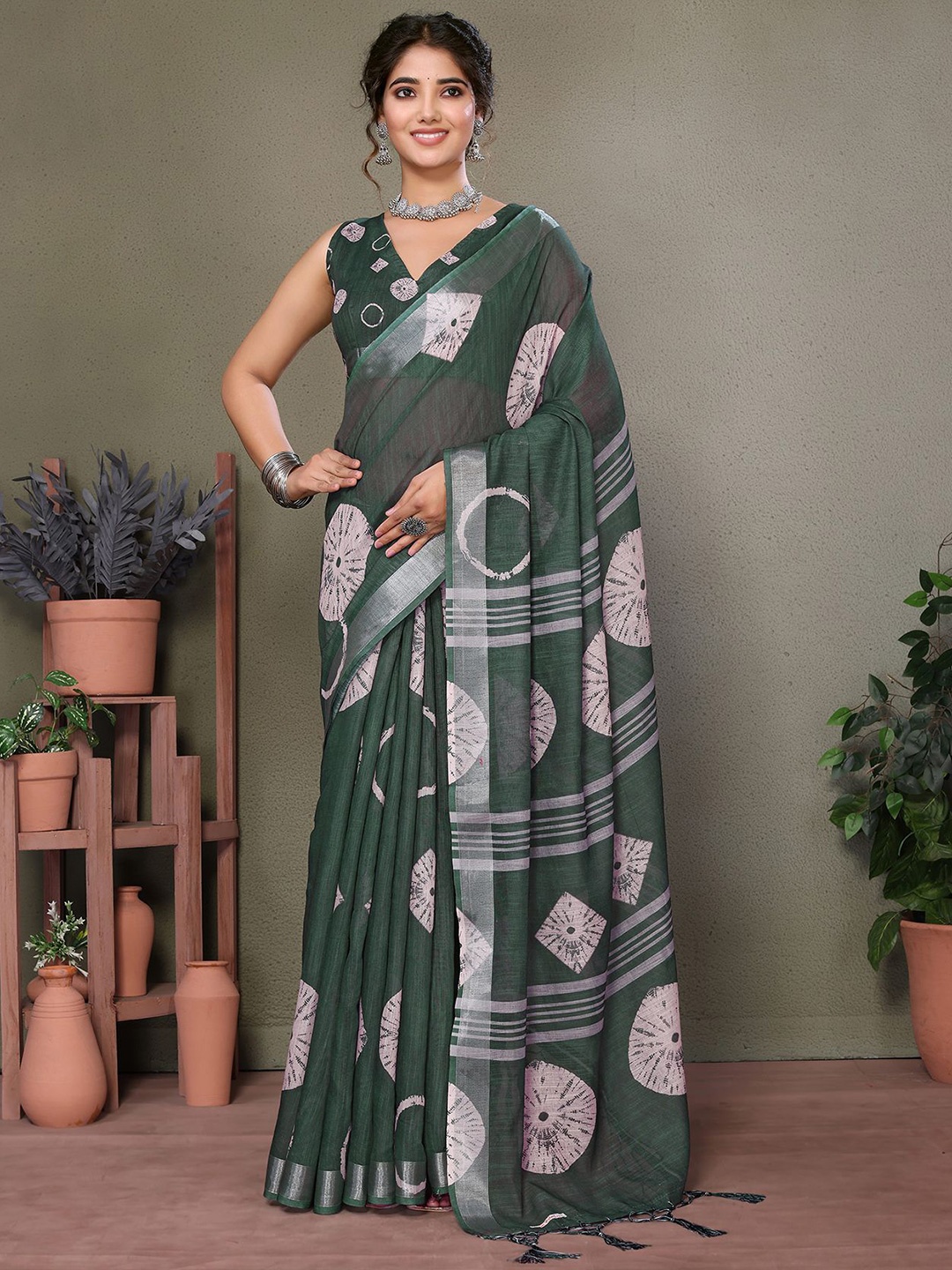 

KALINI Tie and Dye Zari Silk Cotton Saree, Green