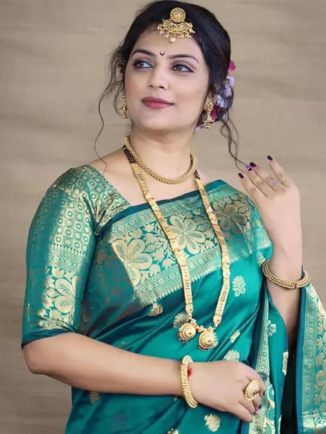 

KALINI Woven Design Zari Art Silk Banarasi Saree, Green