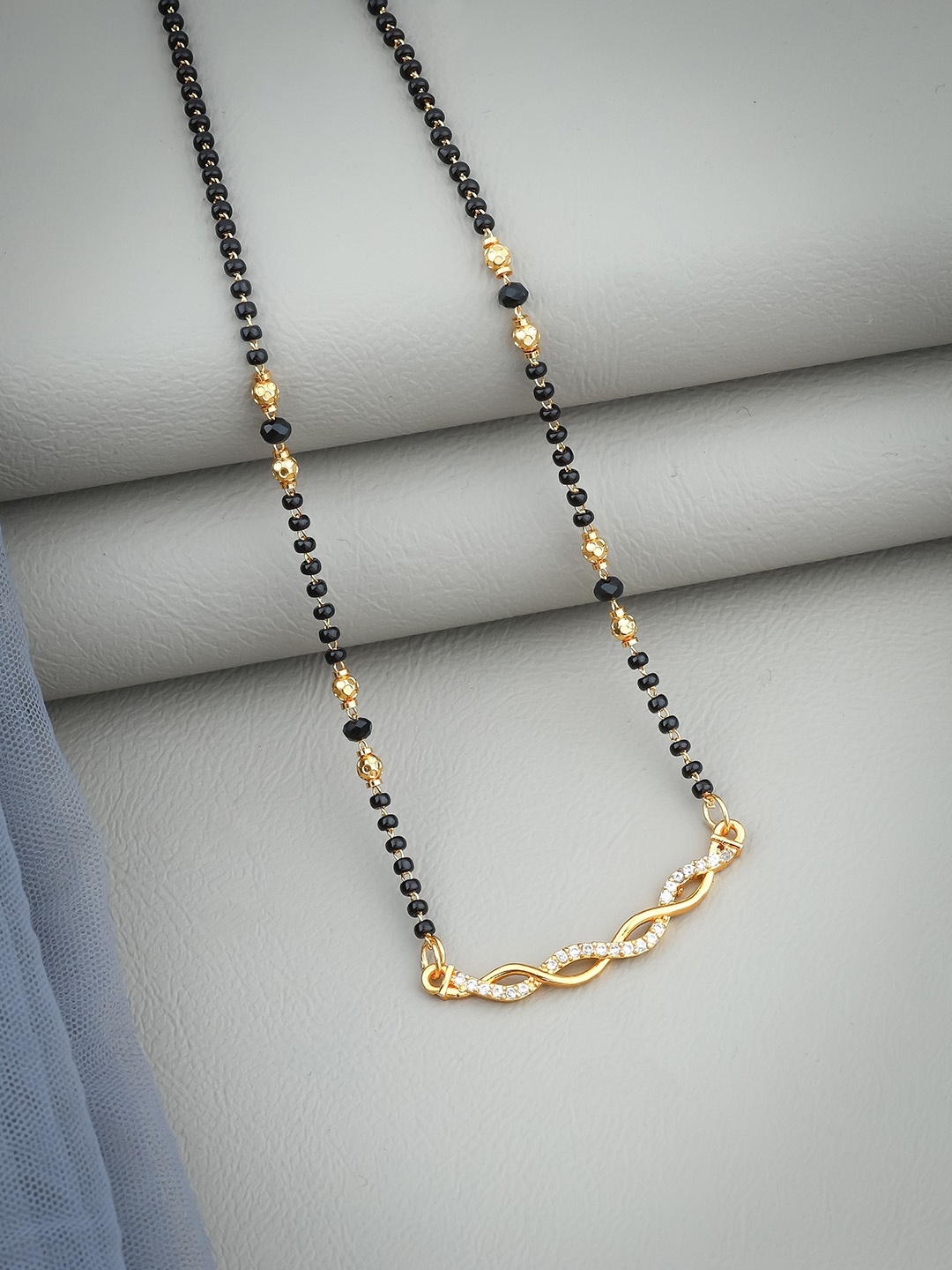 

Wynona Mangalsutra, Gold