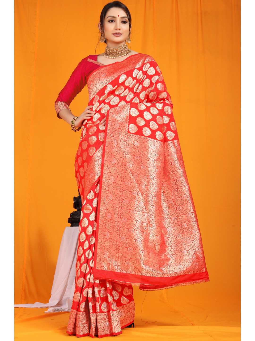 

Royal Rajgharana Saree Woven Design Zari Pure Silk Banarasi Sarees, Red