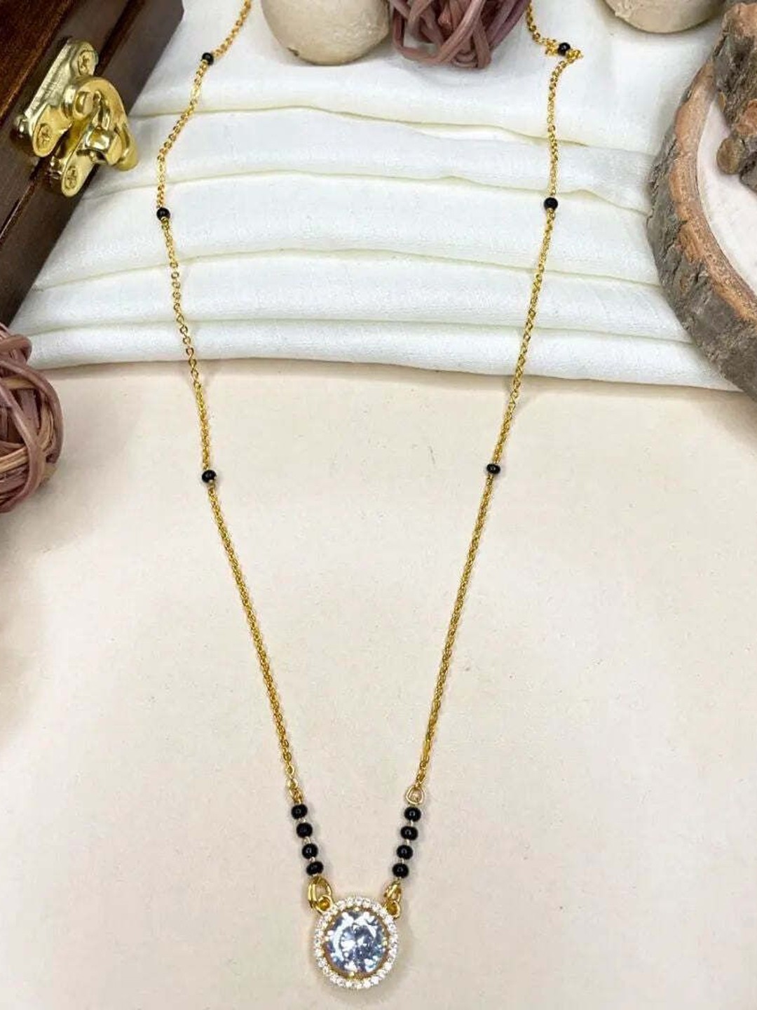 

Wynona Mangalsutra, Gold