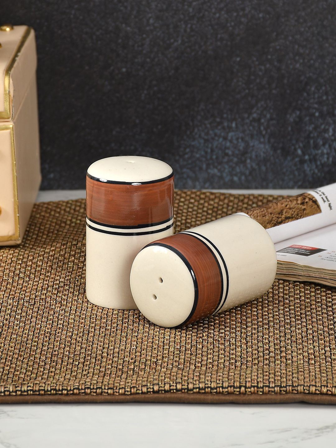 

CLIO'S HERITAGE STORE Cream-Coloured Ceramic Salt and Pepper Shakers