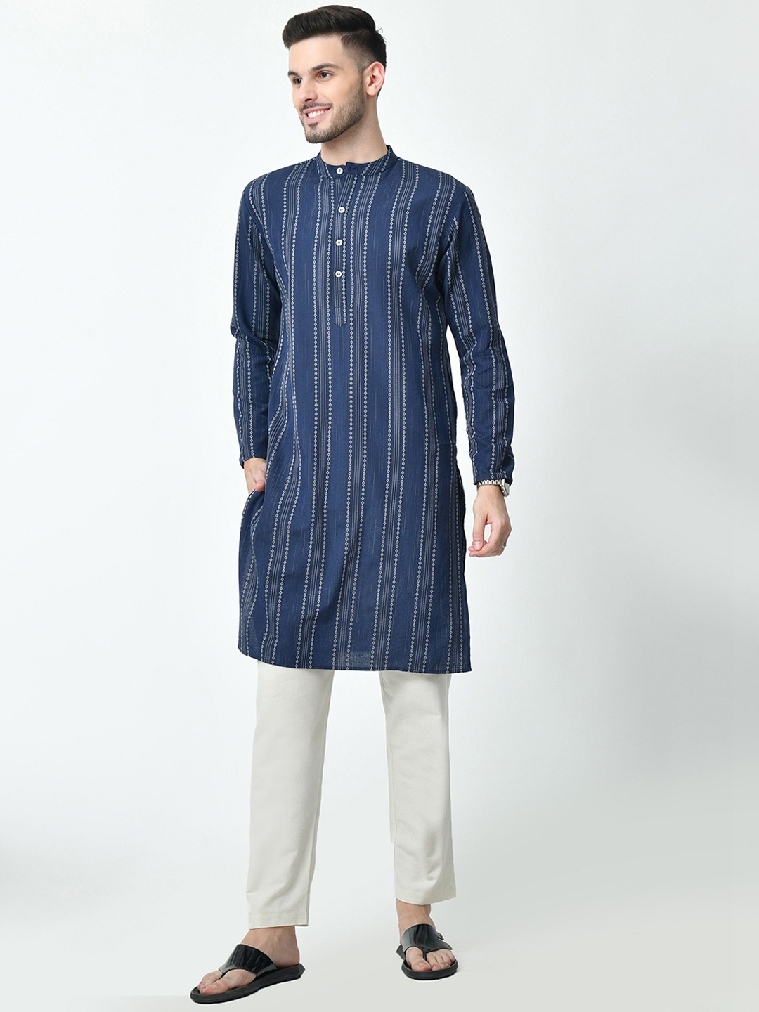 

ALL WAYS YOU Men Striped Thread Work Kurta, Blue