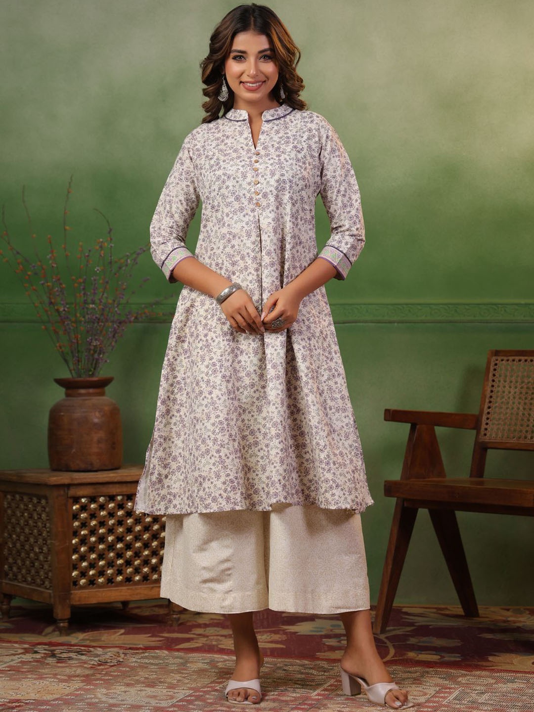 

Span Women Floral Printed Regular Kurta with Palazzos, White