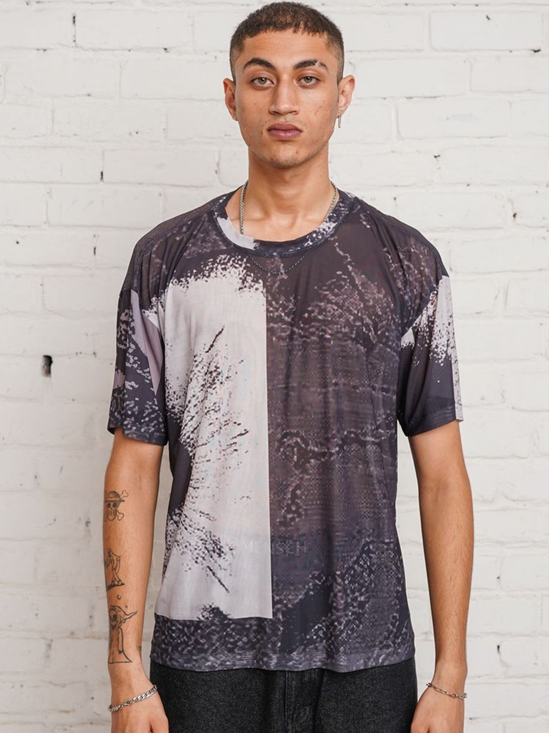 

Big Bunny Men Printed T-shirt, Black