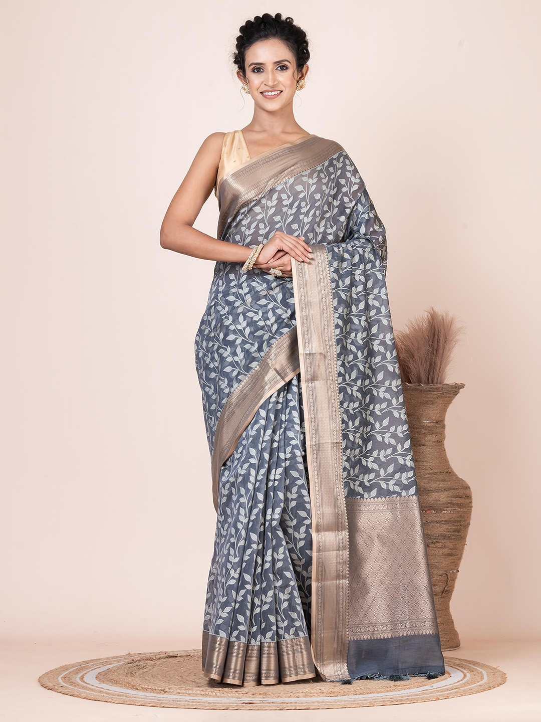 

VIBHAVARI Ethnic Motifs Zari Silk Cotton Saree, Grey