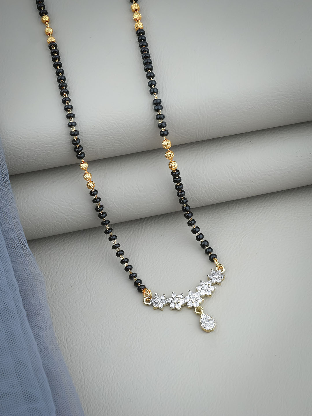 

Wynona Mangalsutra, Gold