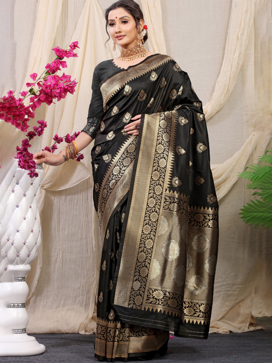 

Royal Rajgharana Saree Ethnic Motifs Zari Pure Silk Banarasi Sarees, Black