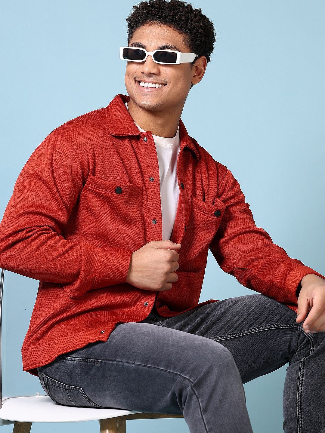 

V-Mart Men Sweatshirt, Maroon