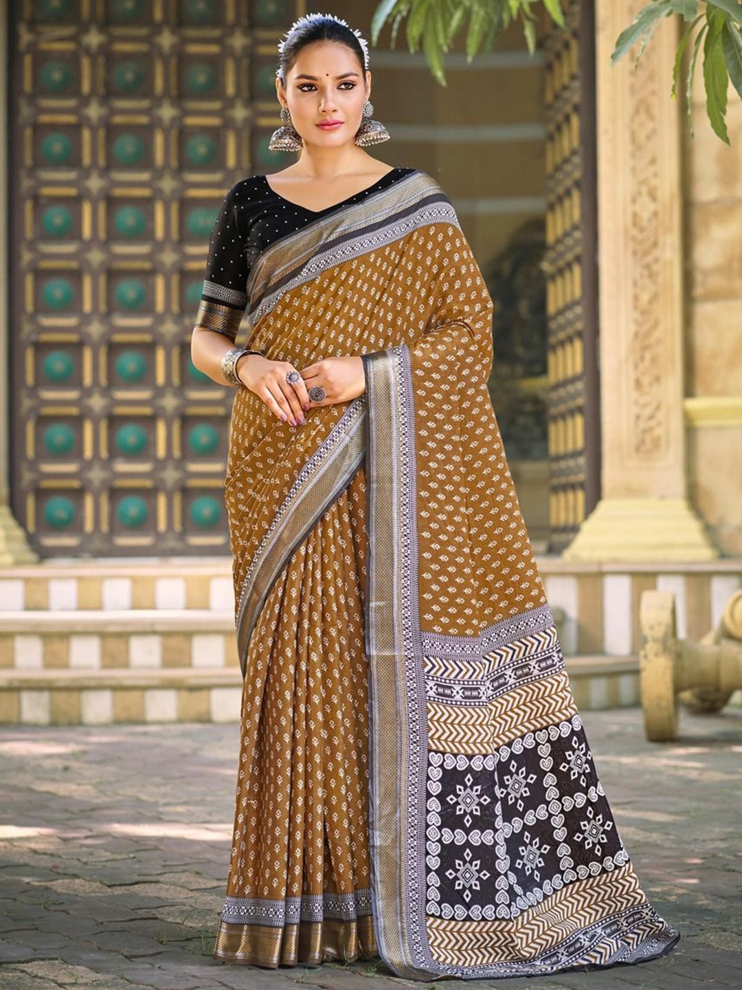 

Anouk Floral Pure Cotton Bagh Saree, Brown