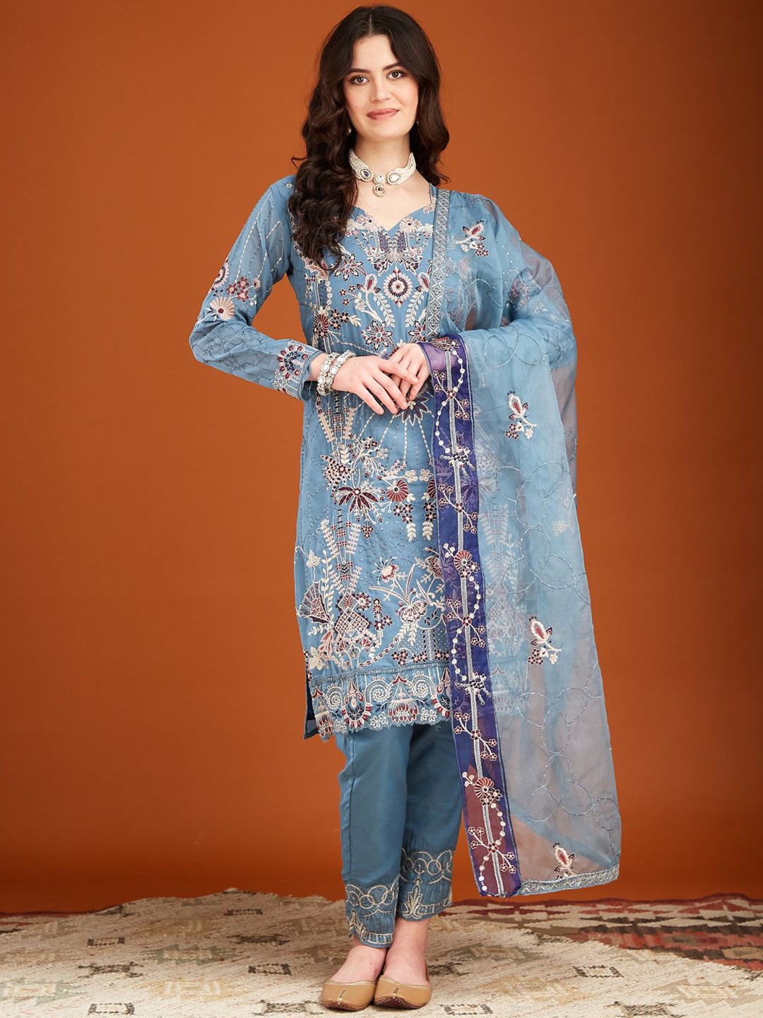 

MAHALASA Women Ethnic Motifs Embroidered Regular Sequinned Kurti with Trousers & With Dupatta, Blue