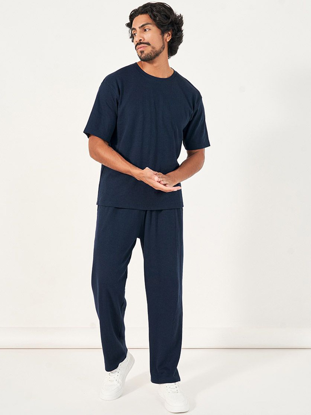 

Styli Men Typographic Print Oversized T-Shirt & Open Hem Jogger Co-Ord Set, Navy blue