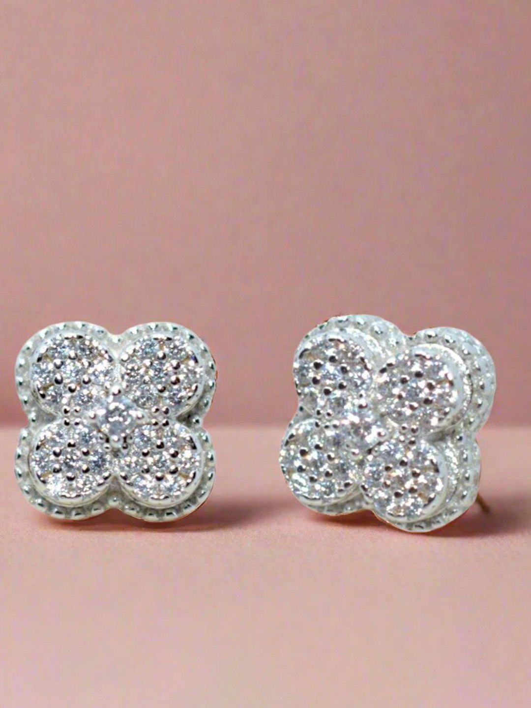 

Luxevogue Contemporary Studs Earrings, White