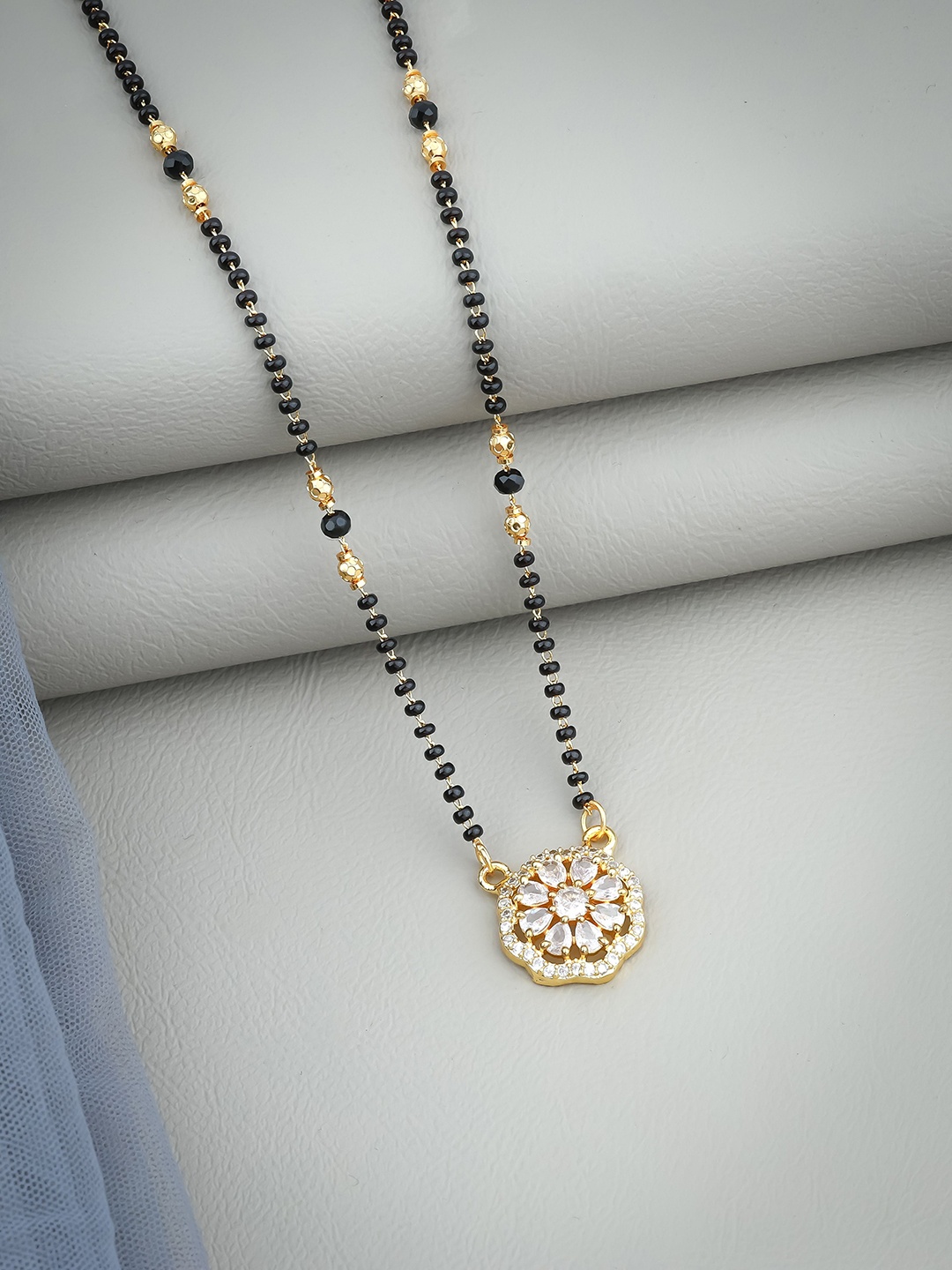 

Wynona Mangalsutra, Gold