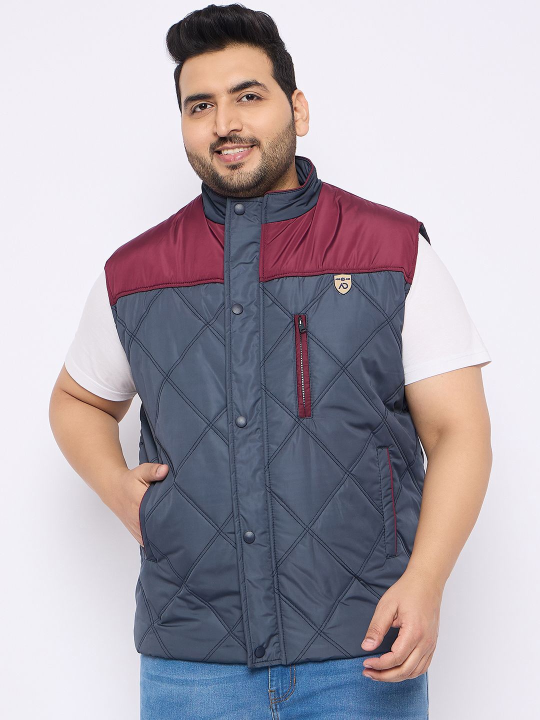 

Adobe Men Colourblocked Lightweight Quilted Jacket, Navy blue