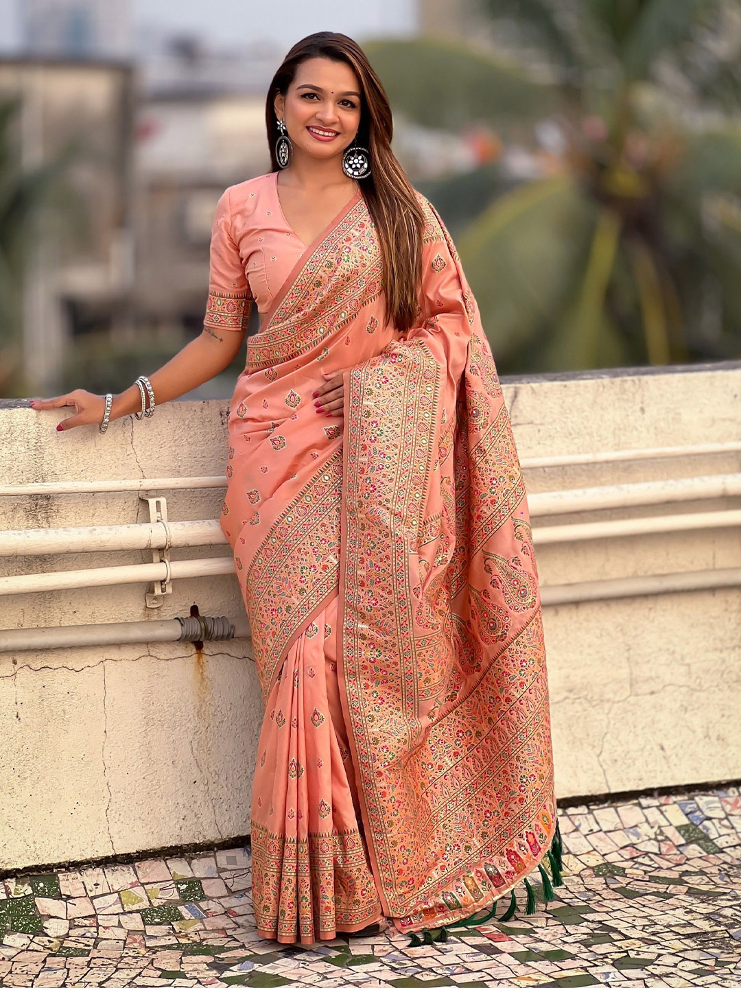 

KSM PRINTS Floral Silk Blend Saree, Peach