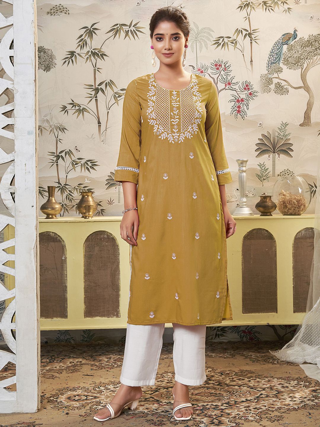 

KALINI Women Floral Embroidered Chikankari Kurta, Mustard