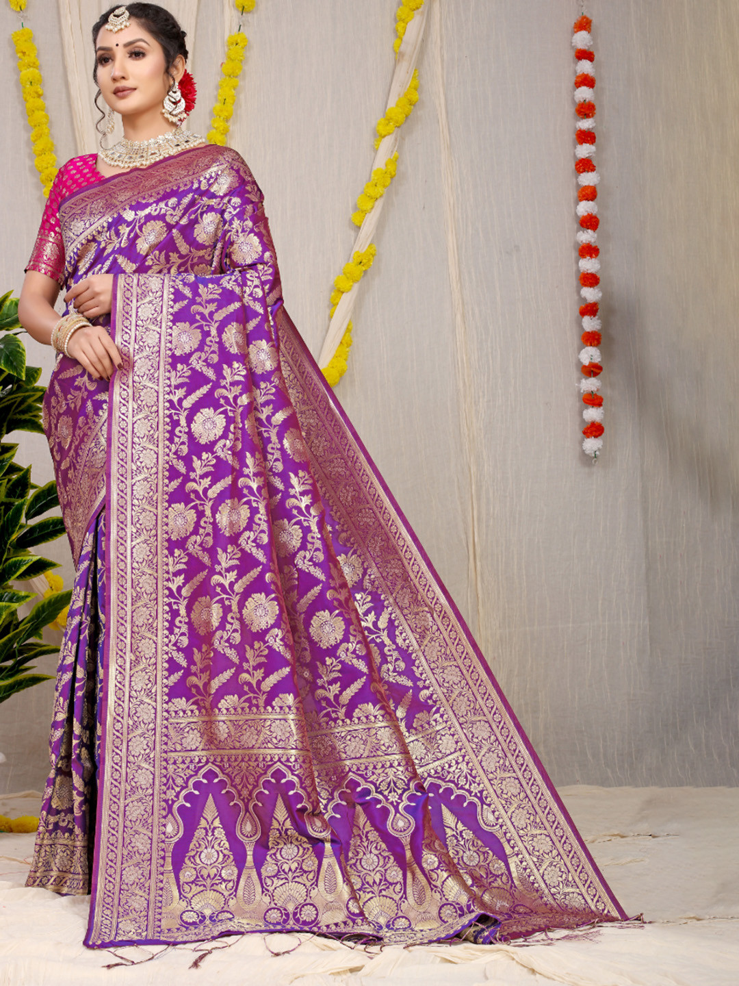 

Royal Rajgharana Saree Floral Zari Pure Silk Banarasi Sarees, Purple