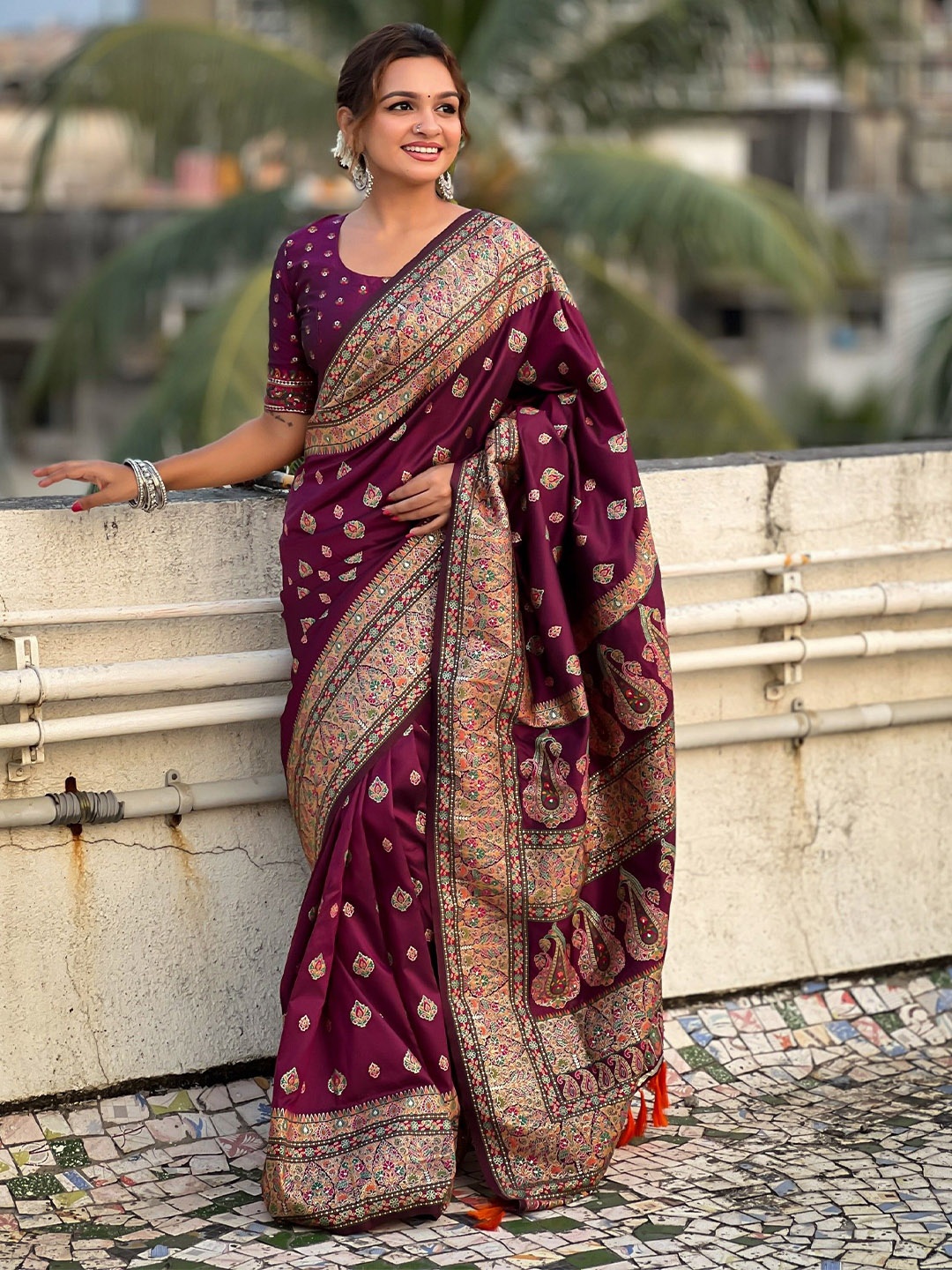 

KSM PRINTS Ethnic Motifs Silk Blend Saree, Magenta