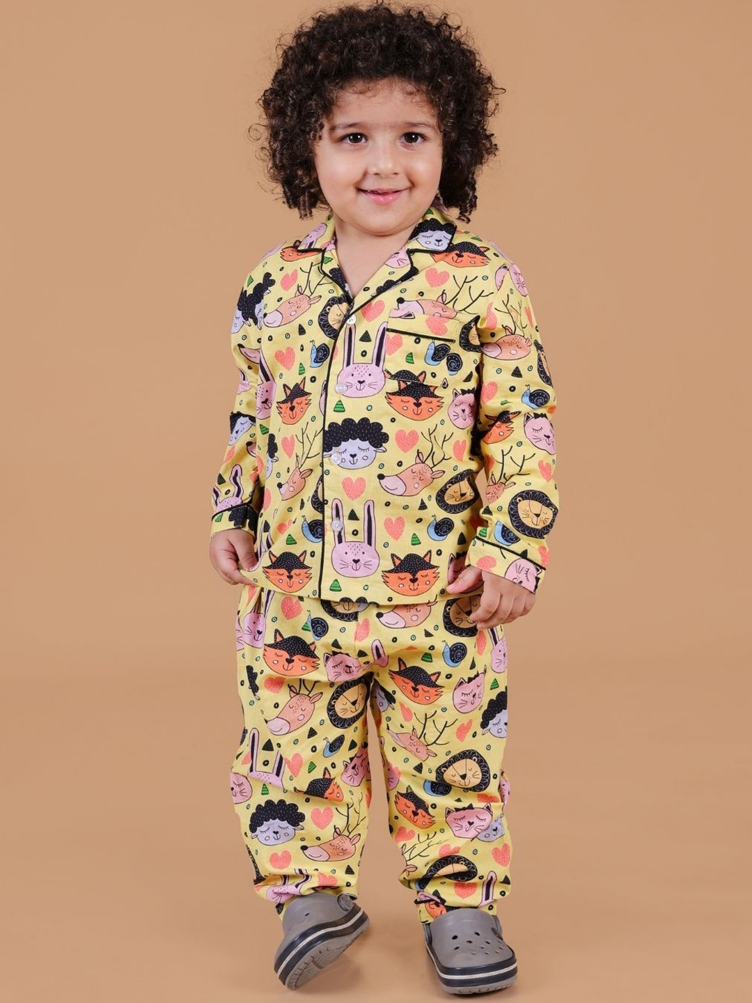 

MAMA AND PEACHES Unisex Kids Printed Night suit, Yellow